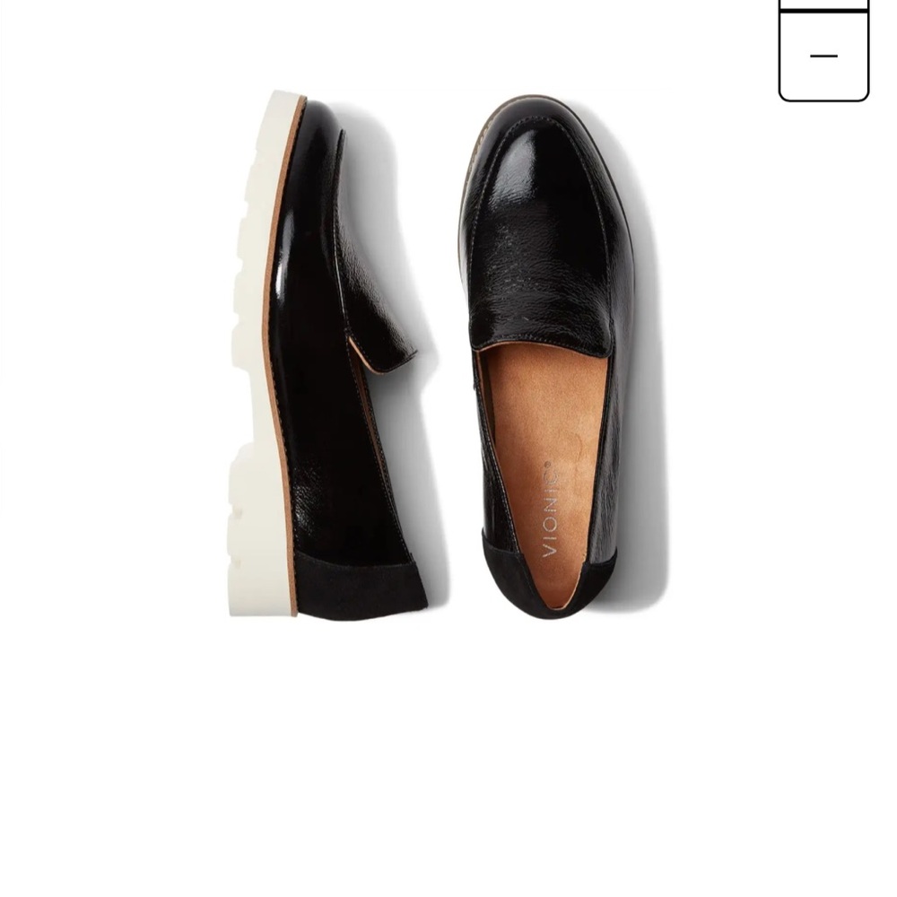 NEW. Vionic. Black patent. Size 9W